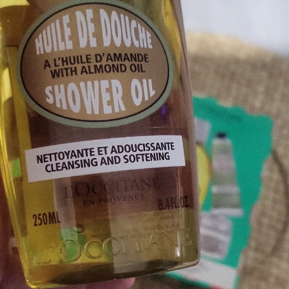 L'OCCITANE Almond Shower Oil Trio - Green - Picture 2 of 6